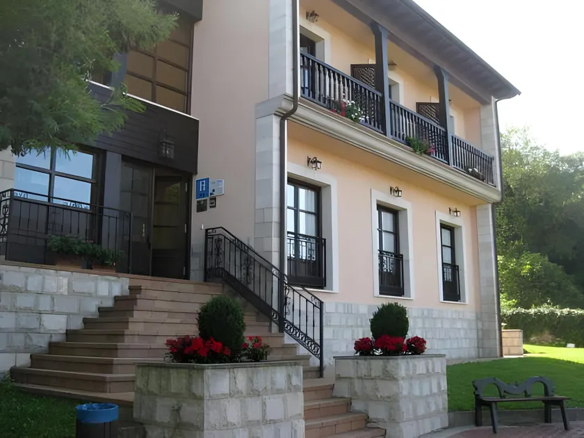 Hotel Rural El Texeu - Image 1