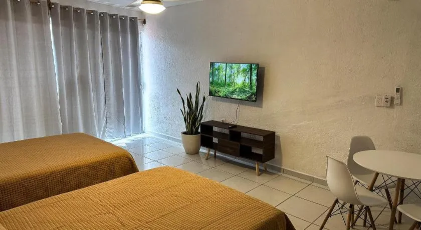 Habitación 18 a unos pasos de la playa Las Brisas - Image 1