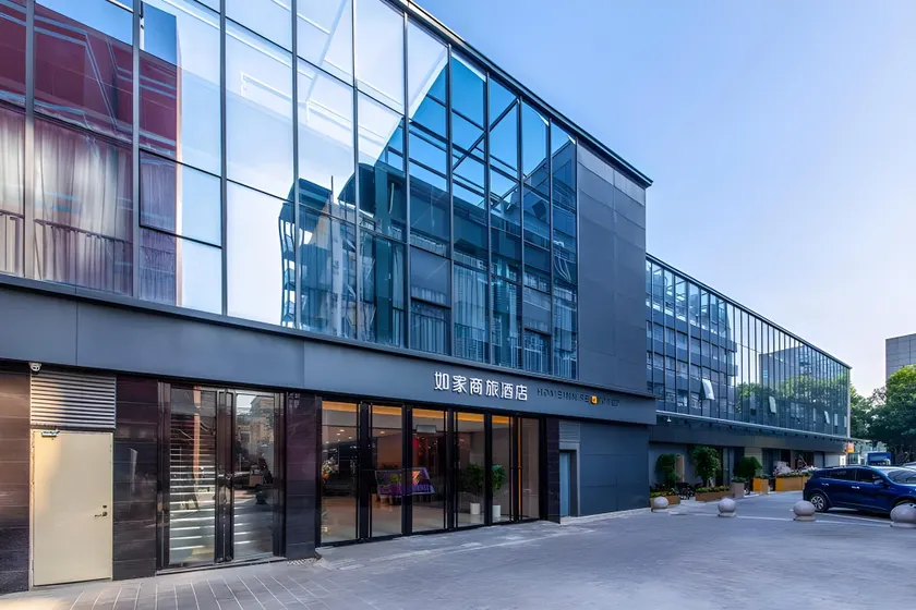 Home Inn Selected Shenzhen Airport - Image 1