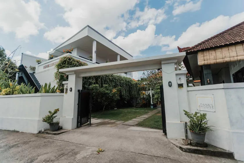 Dana's House - Image 1