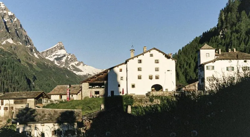 Hotel Weiss Kreuz - Image 1