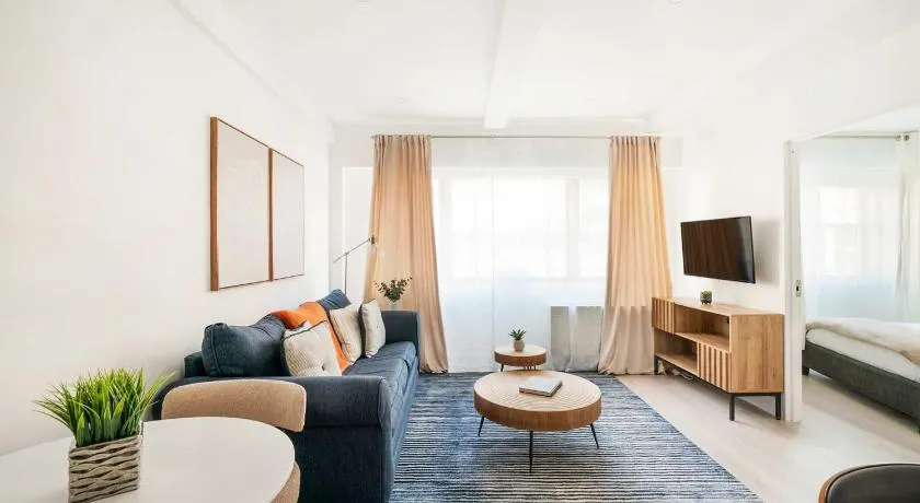 809-2A Gorgeous 1BR New W D Modern Best Location - Image 1