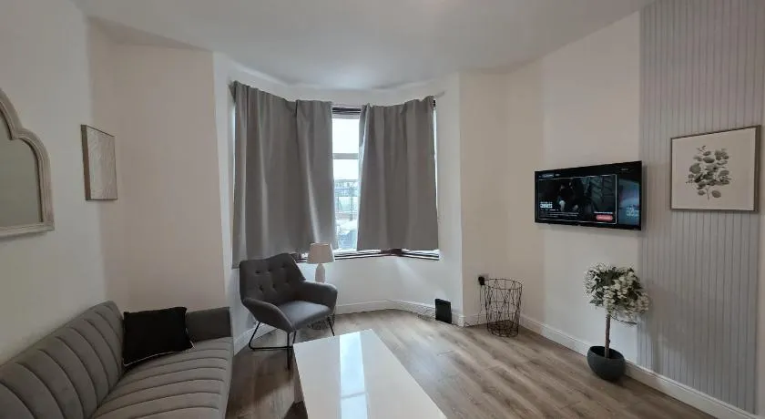 London House, Private loft and Rooms near Excel London - Image 1