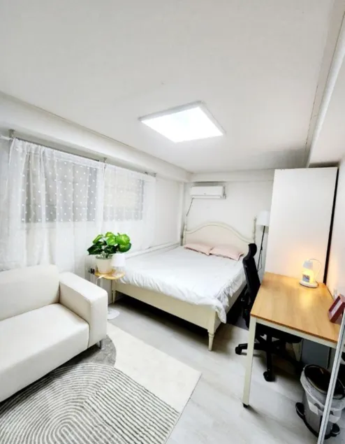 1st Floor, Lotte Tower, Private Property - Image 1