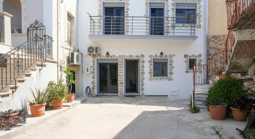 Amyrissa House - Image 1