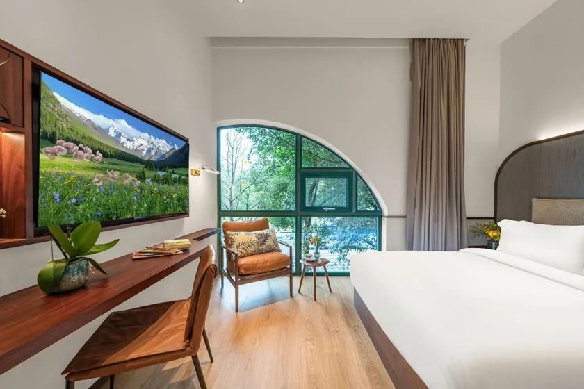 Wuyu Hotel, Jingyun Mountain & Zhuangyuanbei Light Rail Station in Beibei District - Image 1