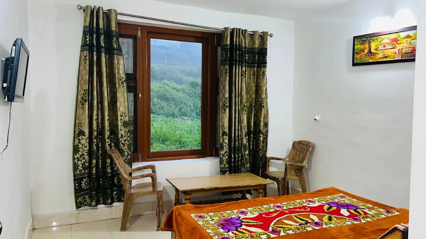 WonderLand Guest House - Image 1