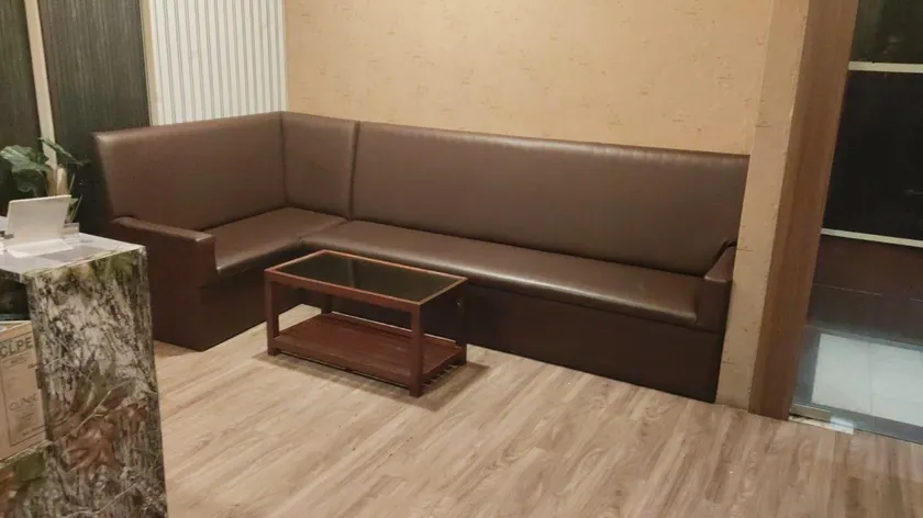 Hotel New Churchgate - Image 1