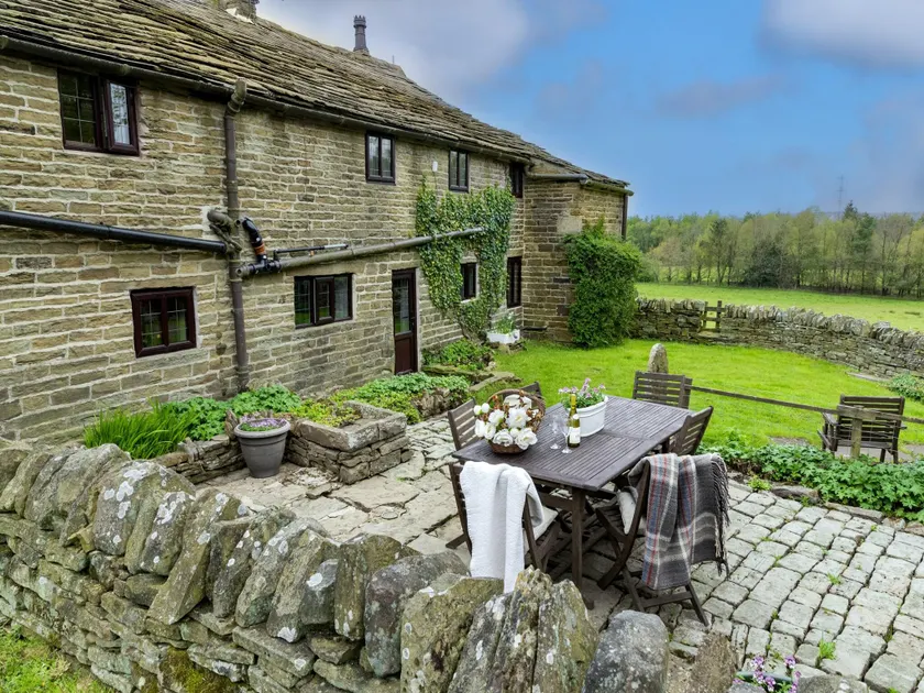 Cottage in Hawkshaw with Countryside Views - Image 1