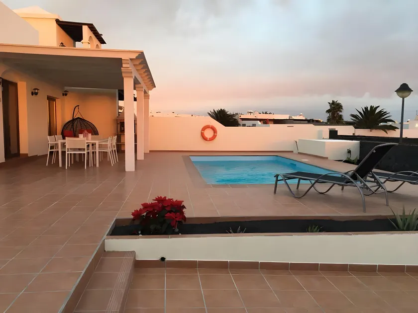 Villa Sunset Faro Deluxe & Spa Pool - Image 1