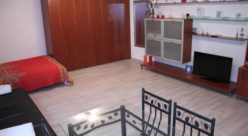 Studio 1 1/2 - Image 1