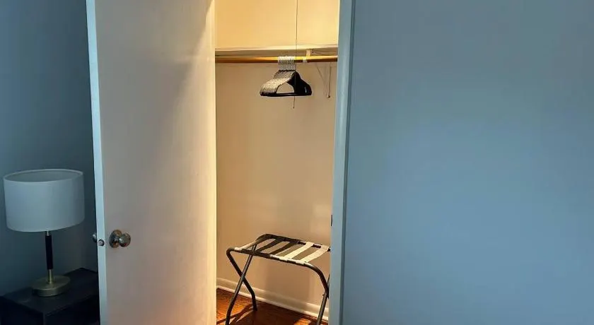 New updated Apt Half A Mile to Downtown Libertyville - Image 1