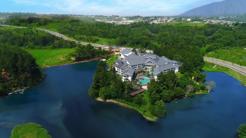Lido Lake Resort by MNC Hotel - Image 1