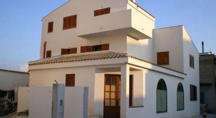 B&B Pacheco - Image 1