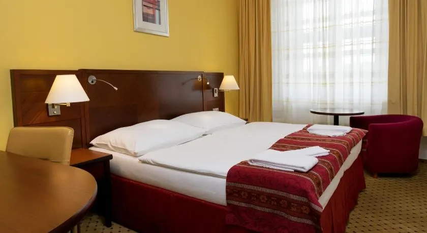 Hotel ZRUČ - Image 1