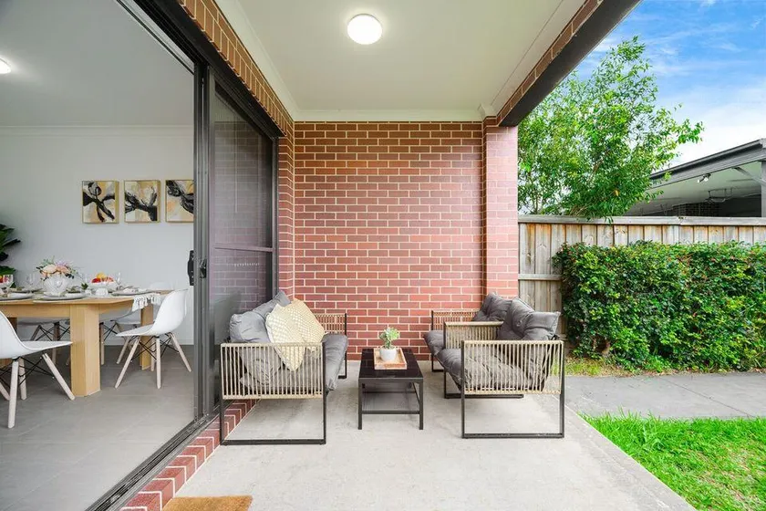 Lovely 4BR Austral Retreat Close to Station For 10 Guests - Image 1