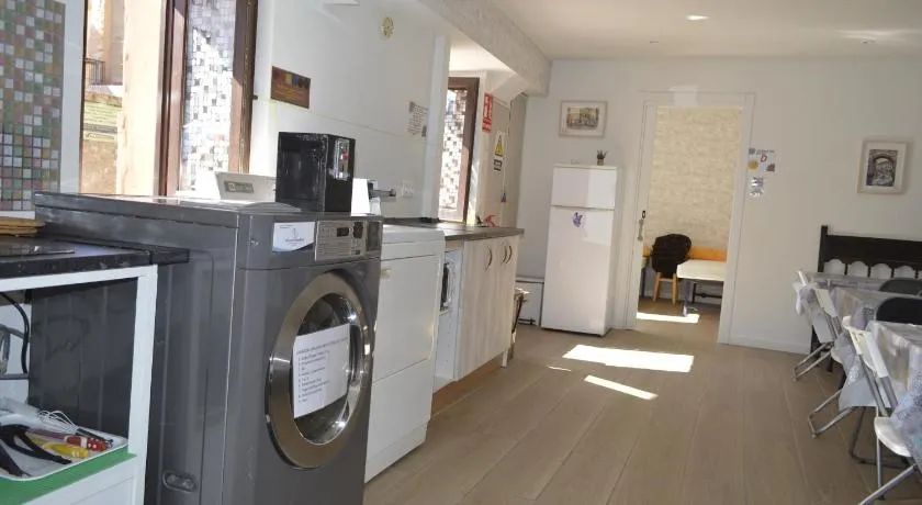 Albergue Gares - Image 1