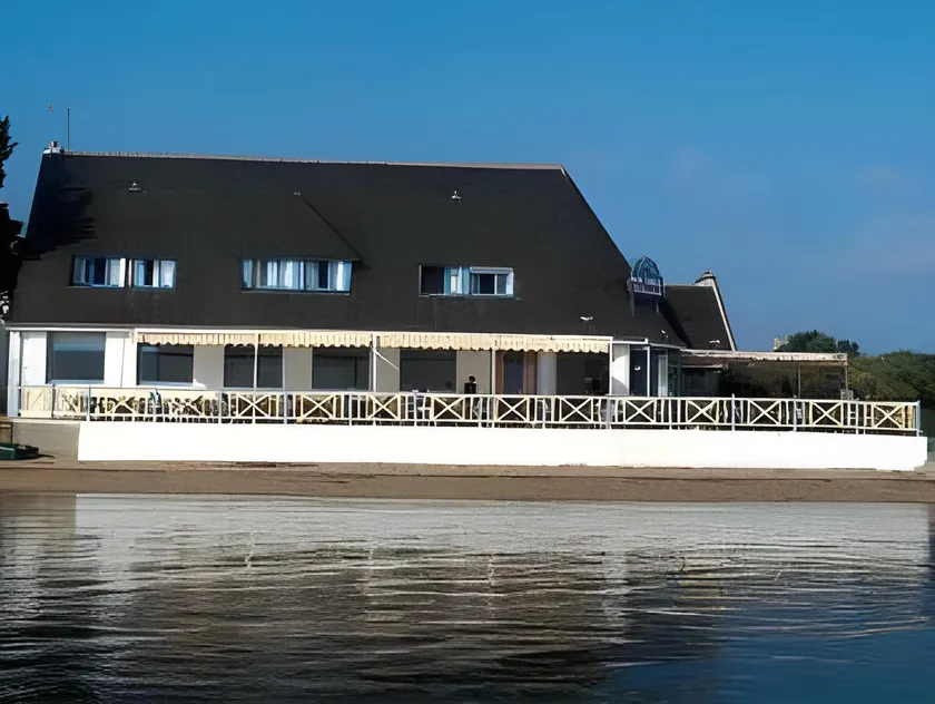 Hôtel Restaurant L'Escale d'en Arz - Image 1