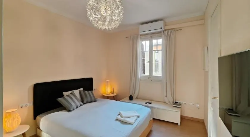 Elegant apartment Rambla Badal - Image 1