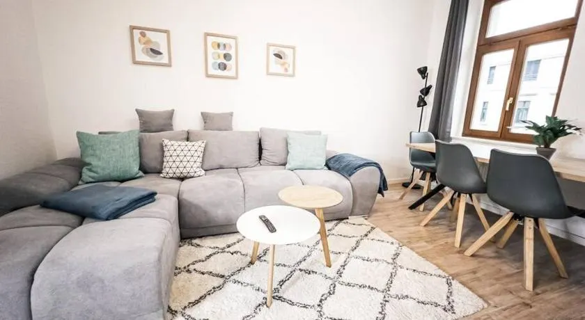 ⋙ Stilvolle Wohnung mit 2 Schlafzimmern & Balkon ⋘ - Image 1
