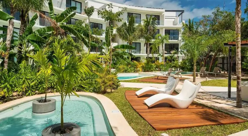 Central Park Lagunas - Luxury Modern Condo with Kitchen - Image 1