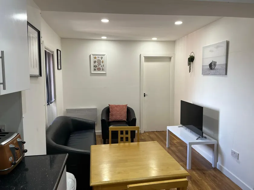 City apartment, perfect for visitors - Image 1
