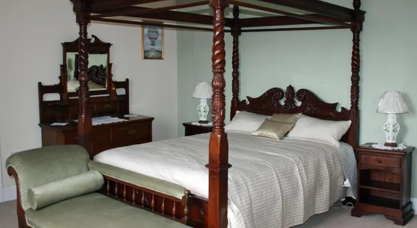 Penralley House B&B - Image 1
