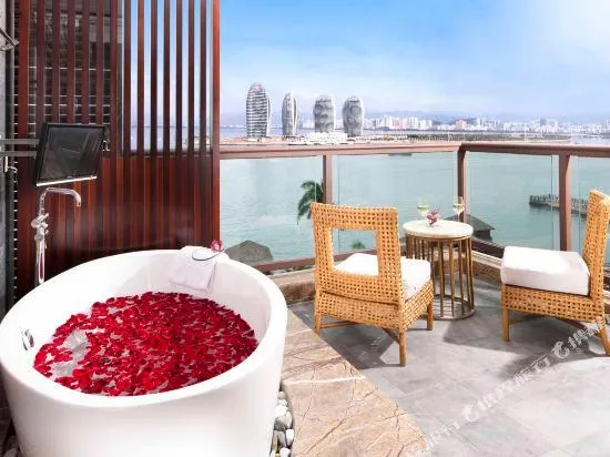 Marina Spa Hotel Sanya - Image 1