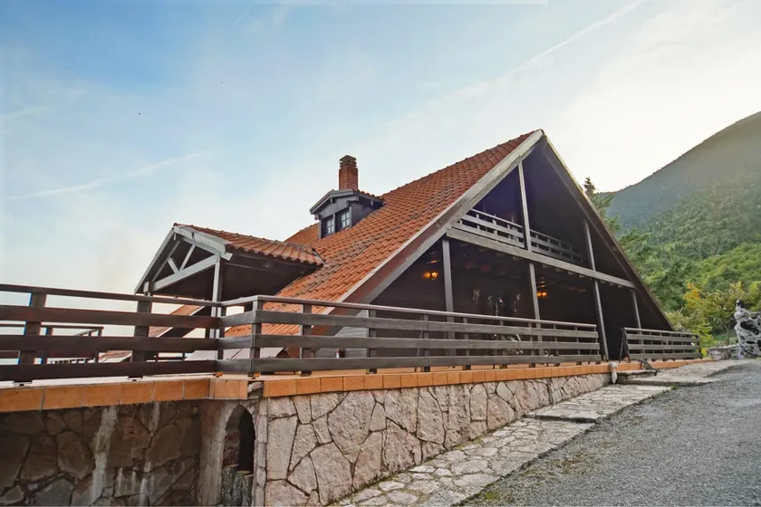 Chalet Aselinos - Image 1
