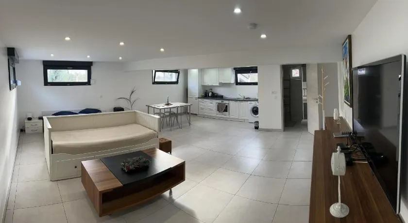 Elvan’s home - Image 1