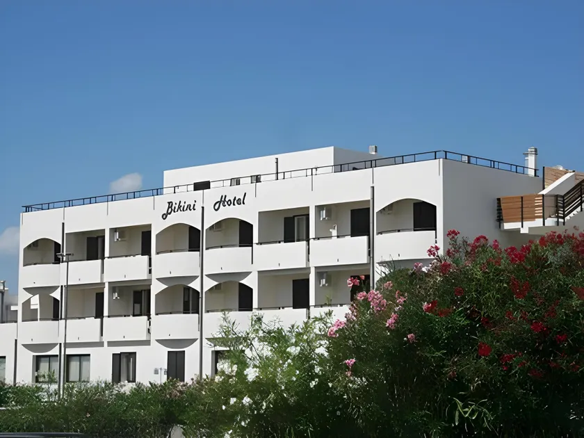 Bikini Hotel - Image 1