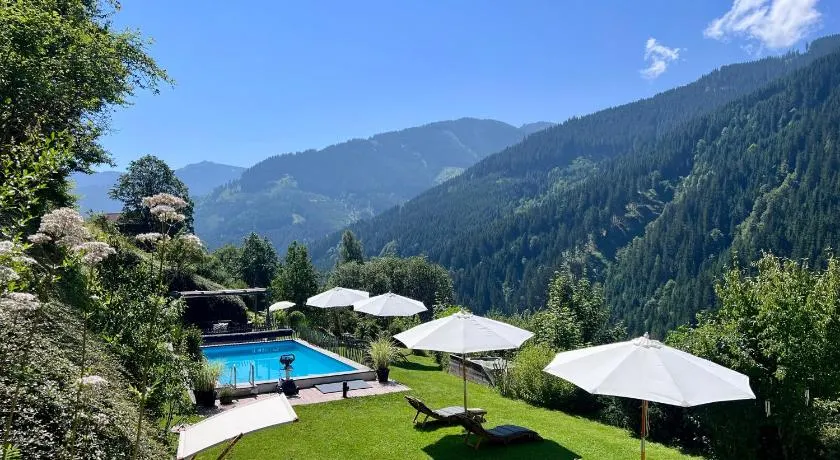 ALM SEASONS Premium Chalet & Studios - Image 1