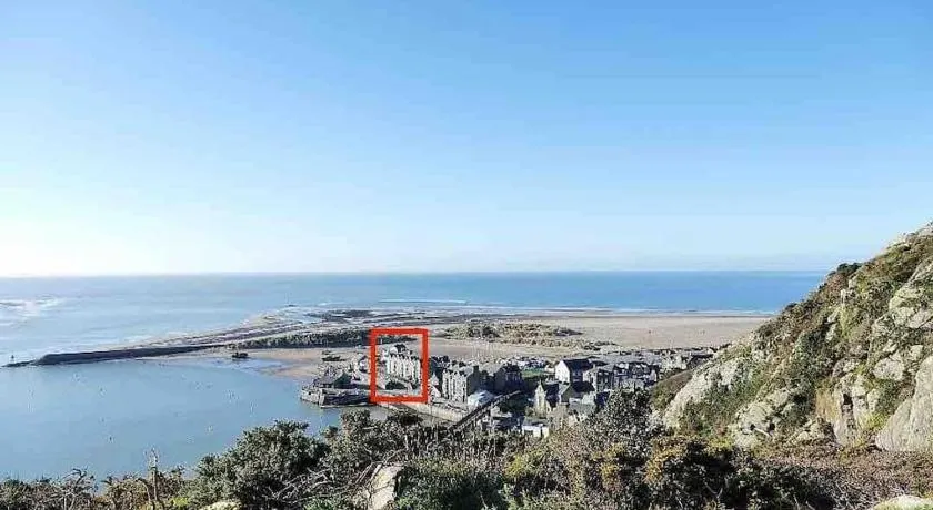 Harbourside 2 Bed apartment, Barmouth Bridge Views - Image 1
