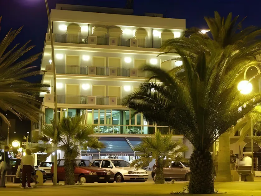 Hotel La Sirenetta - Image 1