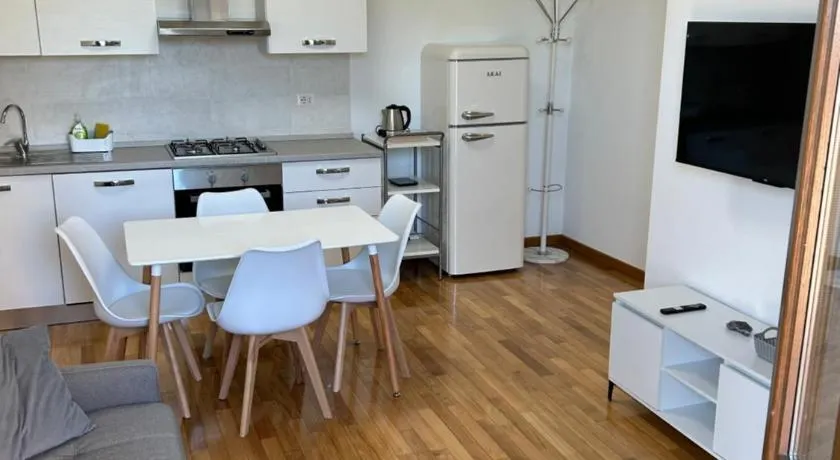 Forli Sud - The Suite Romagna Central Apartment - Parking - Self Check-In - Image 1