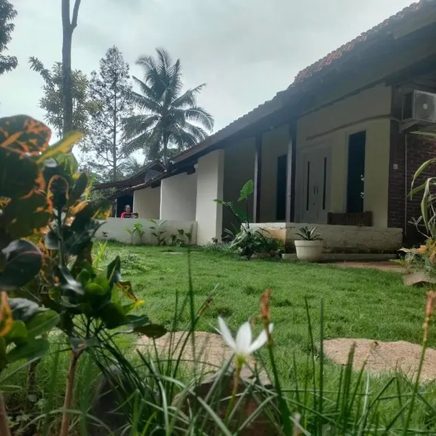 Tiara Homestay Banyuwangi Near train Station - Image 1