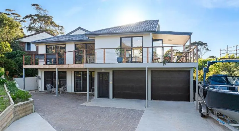 11 Warbler Crescent - Image 1