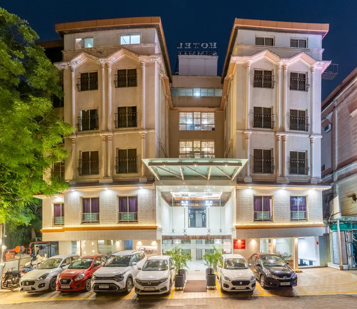 Hotel Summit - Image 1