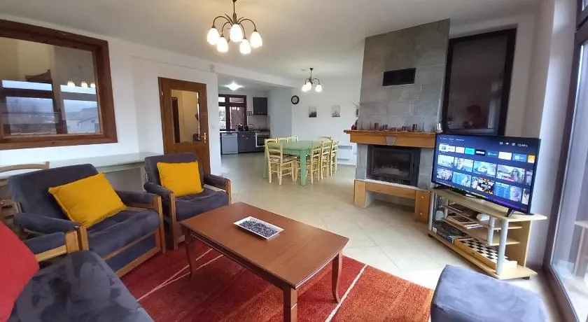 Villa Detelina near the Bansko Ski Resort with Jacuzzi - Image 1