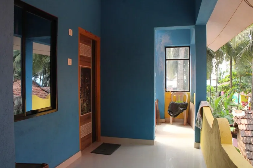 One Room at Ananda Cafe - Image 1