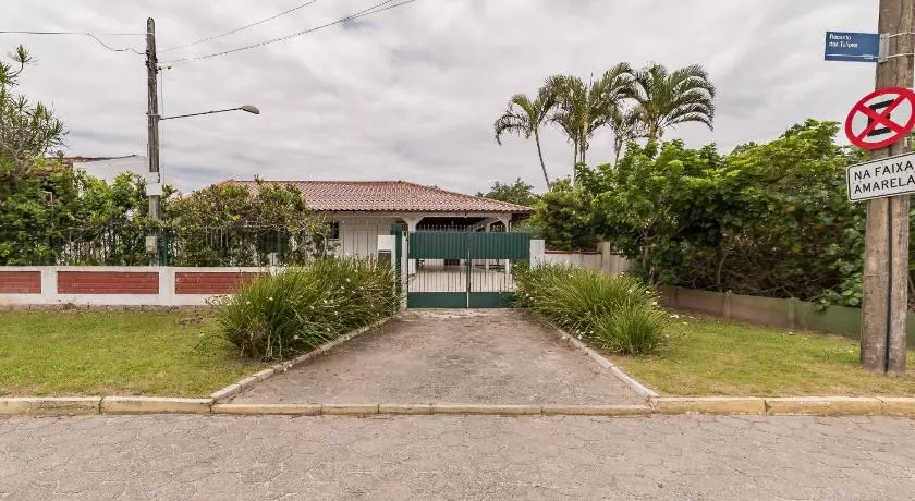 Linda Casa 30m da Praia em Floripa RTT1905 - Image 1