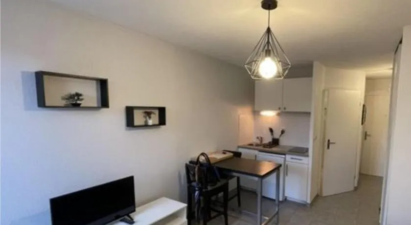 Studio Cannes - Image 1