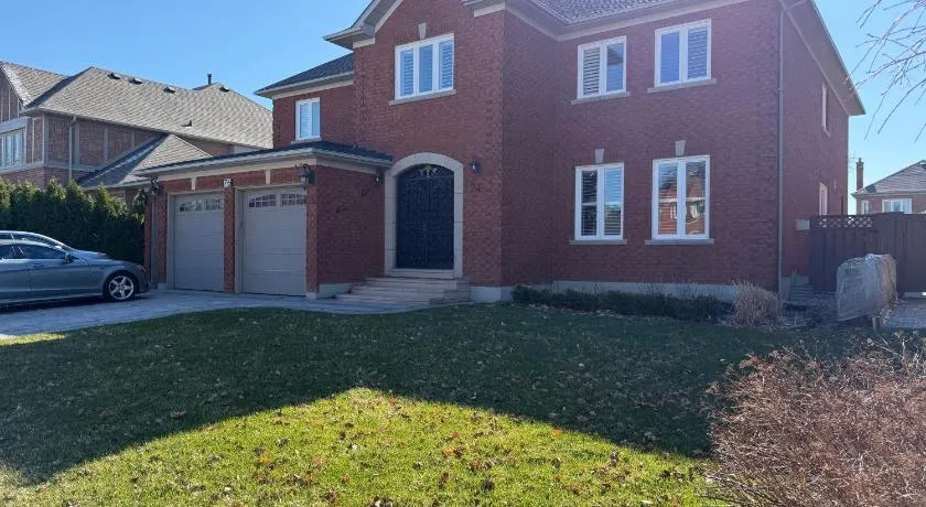 Superb in the suburbs - Image 1