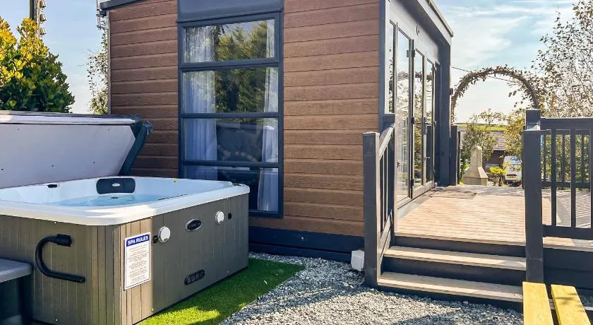 The Lodge Pod - Image 1