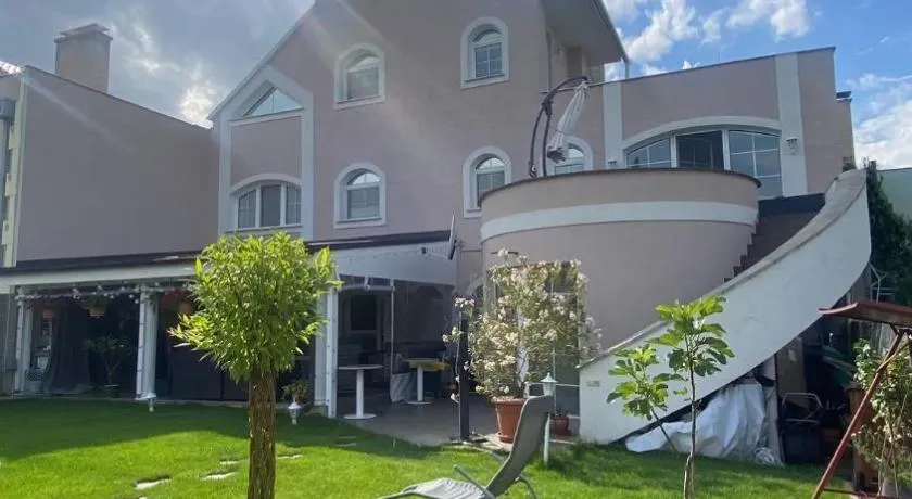 Meduza Wellness Spa s ubytovaním - Image 1