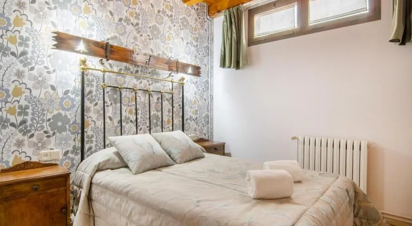 Apartamento vacacional \"Casa Batlle Boix\" con vistas a la montaña y Wi-Fi - Image 1