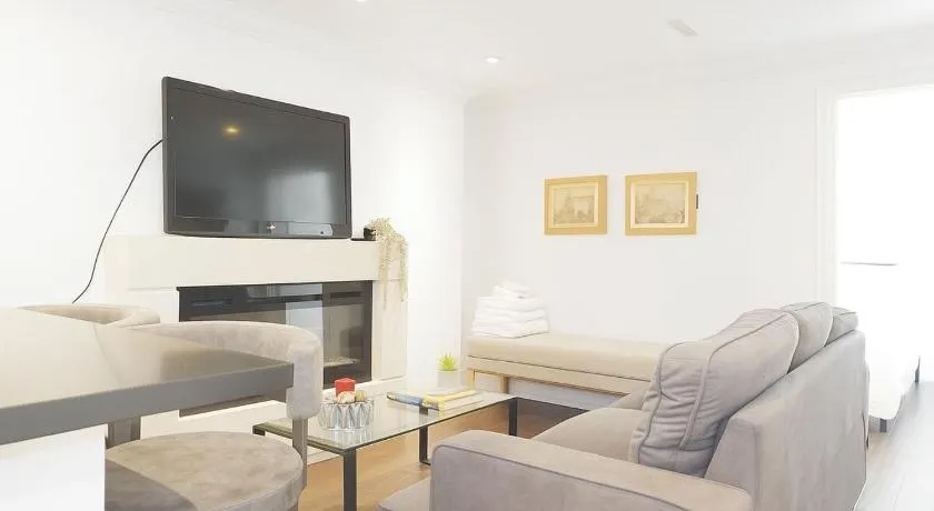 Bright 2 Bed Basement Near Square One Mall Family Friendly Stay - Image 1