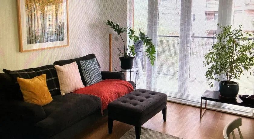 Kingston Flat - Image 1
