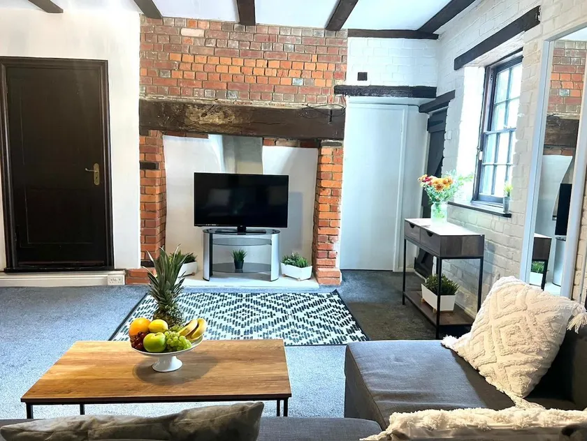 Duchess House 1- Spacious 3BR - Image 1