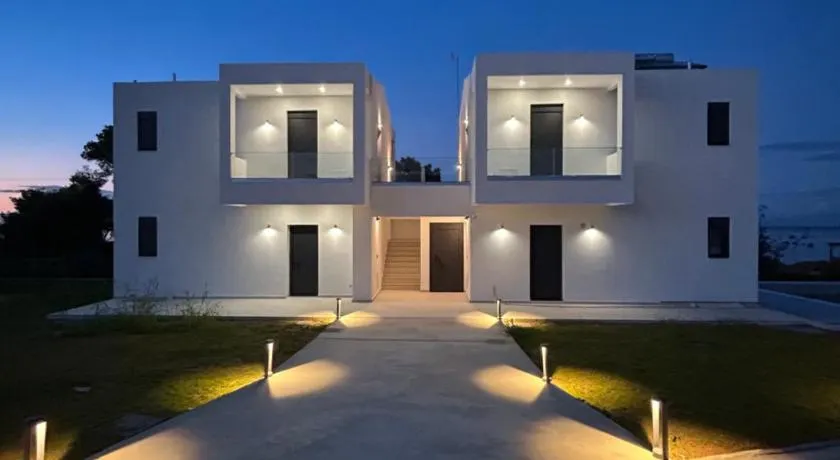 Kyllini Seaside Apartments & Rooms - Image 1
